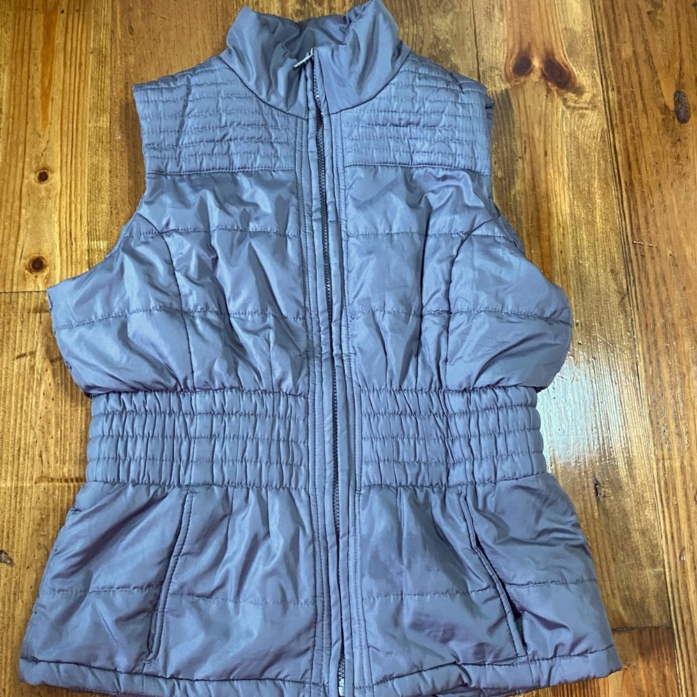 Outer Edge Women’s Zipper Vest
